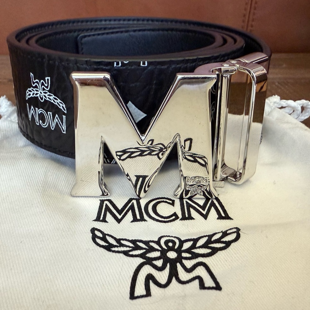 MCM Reversible Signature Leather black men’s belt, sz 38 waist